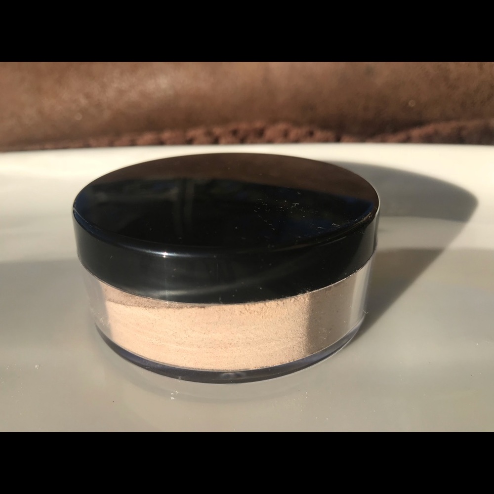 Natural Facial Powder - Picture 3 of 4